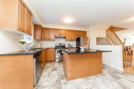 For Lease - 37 Comfort Way, Whitby, Ontario - Photo 3