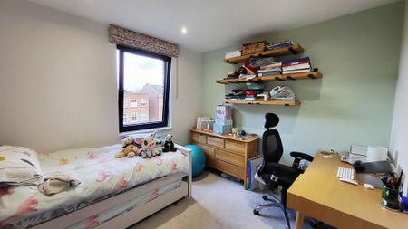 Wellington Road, Enfield - Photo 3