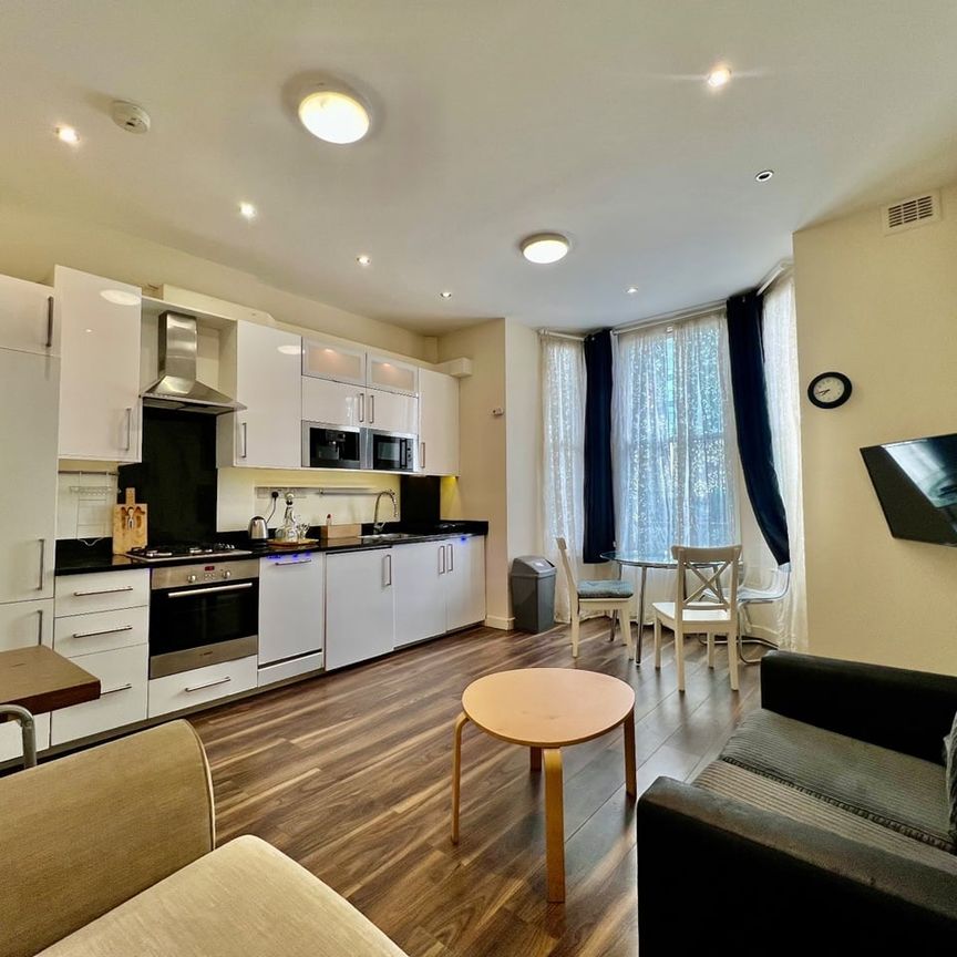 1 Bed Flat, Shepherd's Bush, W12 - Photo 1