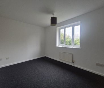 2 bedroom semi-detached house to rent - Photo 2