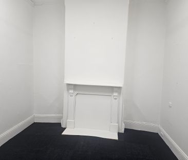 Close to City Centre - Available Now - Photo 3