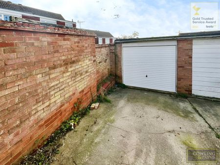 FAIRLEIGH ROAD, BASILDON - Photo 5