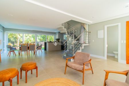 Casa em Condomínio com 3 quartos e 300m² para alugar em Pedra Redonda, Porto Alegre. - Photo 2