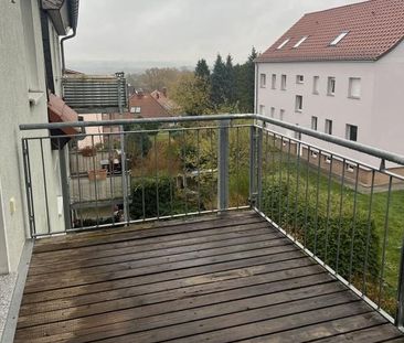 Individuelle Dachwohnung mit Balkon und optimalen Grundriss in lÃ¤n... - Foto 3