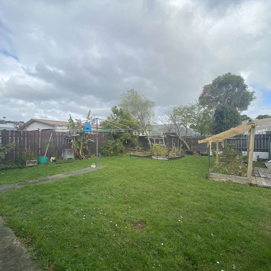 Fenced Family Home, Papakura - Photo 1