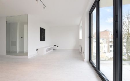 Property To Let in Vale Of Health, Hampstead, NW3 | TK International - Photo 2