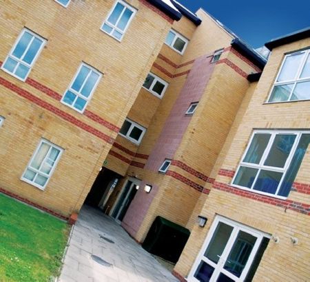 1 Bed - Room Available Now In Brayford Court! - Photo 5