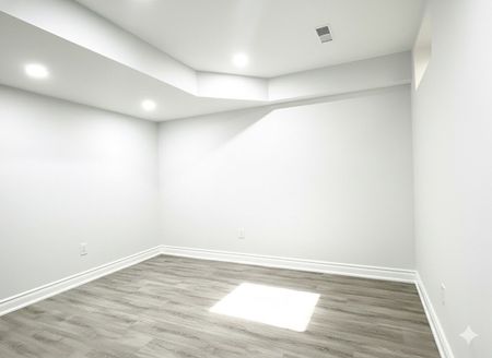 For Lease - 31 Ames Crescent, Aurora, Ontario - Photo 4