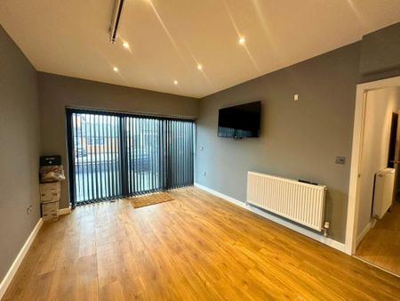 4 bedroom detached house to rent - Photo 2