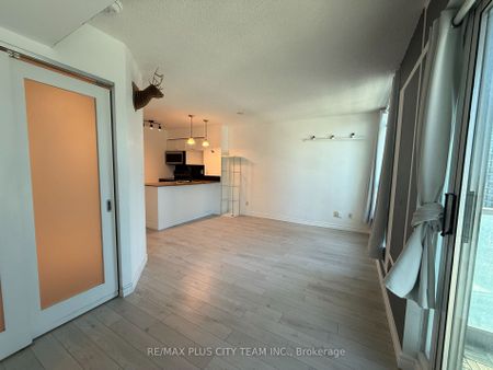For Lease - 18 Yonge Street Unit# 2013, Toronto, Ontario - Photo 4