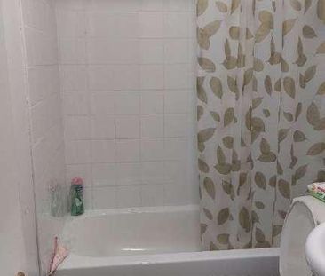 Cession de bail appart 1 chambre à coucher et 1 salle de bain - Photo 4