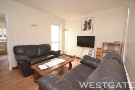 4 Bed - Pitcroft Avenue, Reading - Photo 3