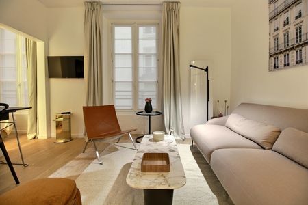 APPART. 1 CHAMBRE – 75008 - Photo 2