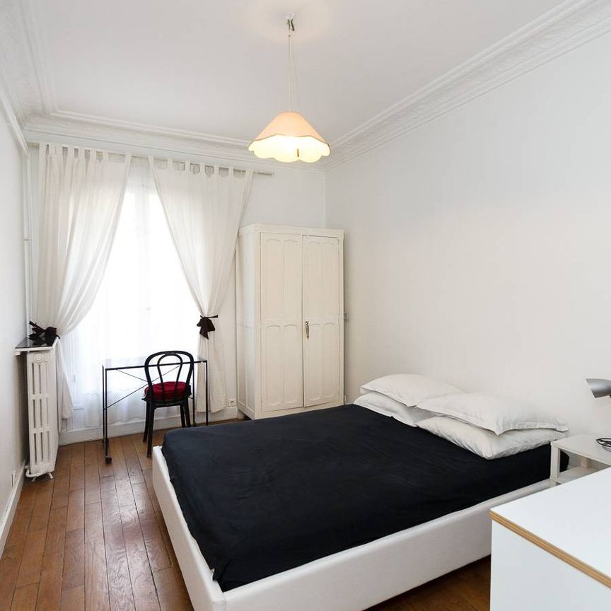 Logement à Paris, Location meublée - Photo 1