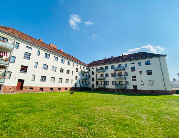 Helle 2-Zimmer-Wohnung mit Balkon und Tageslichtbad in attraktiver Lage - Photo 1