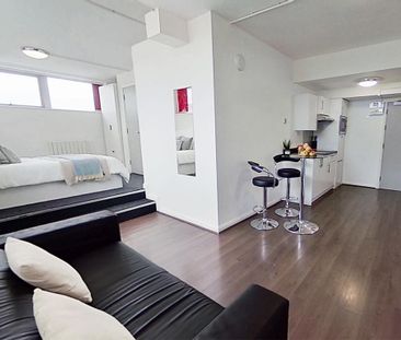 Studio to rent - Photo 1