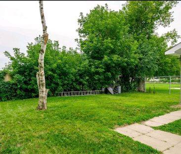 For Lease - 825 Cameron Street, Peterborough, Ontario - Photo 4