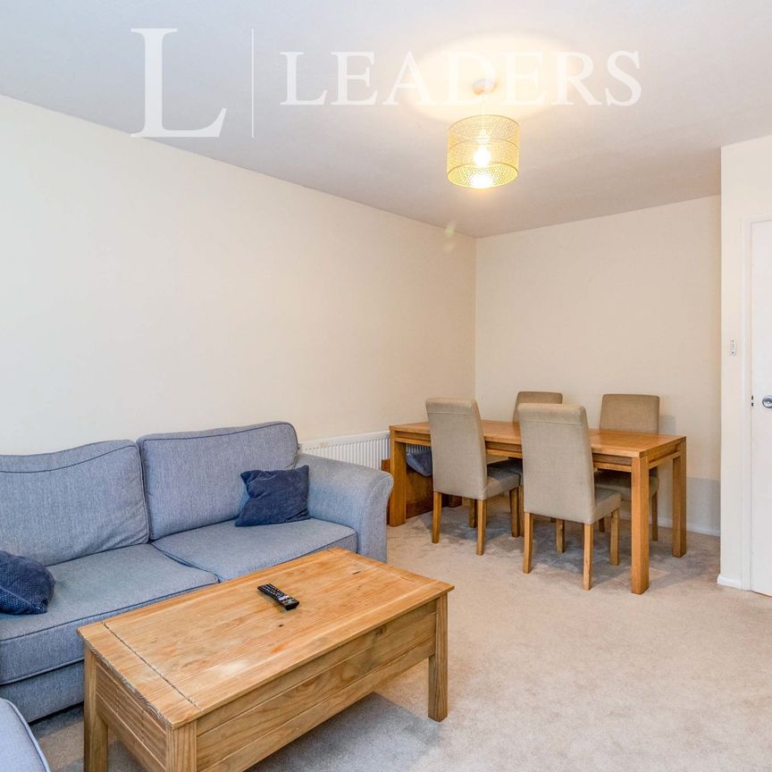 2 bedroom apartment to rent Willow Lodge, 6 Pemberton Road, East Molesey, KT8 - Photo 1