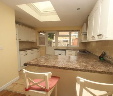 3 bedroom terraced house to rent - Photo 5