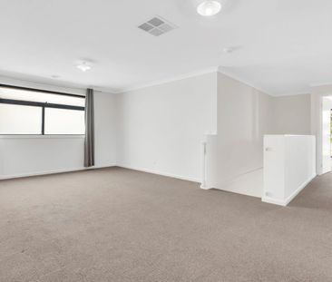 Spacious Family Living - Photo 1