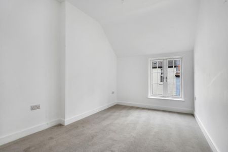 2 bedroom character property to rent - Photo 5