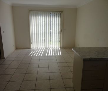 Ideally situated 3 bedroom Townhouse! Walk to Pascoe Vale Railway S... - Photo 1