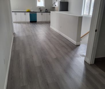 For Lease - 6447 Culp Street, Niagara Falls, Ontario - Photo 2