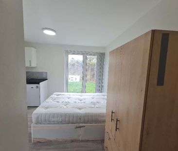 Studio Flat, High Level Drive, SE26 - Photo 6