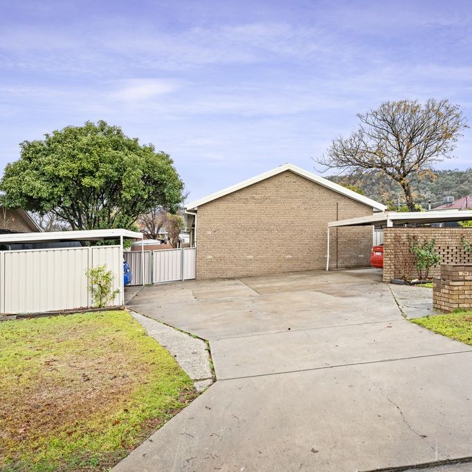 Walking Distance To Albury Base Hospital - Photo 1