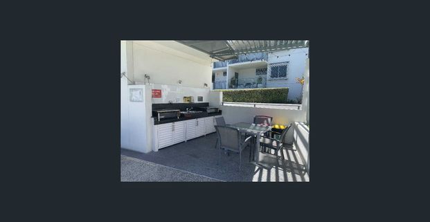 Heart of Maroochydore - Huge deck with spa - Views - Photo 1
