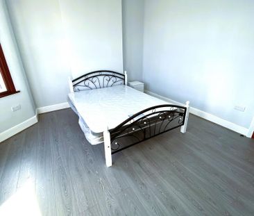 4 bedroom terraced house to rent - Photo 3