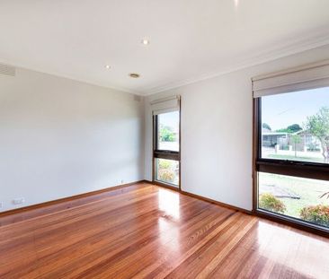 Beautifully renovated home - Photo 4