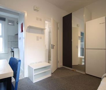 Studio to rent - Photo 5