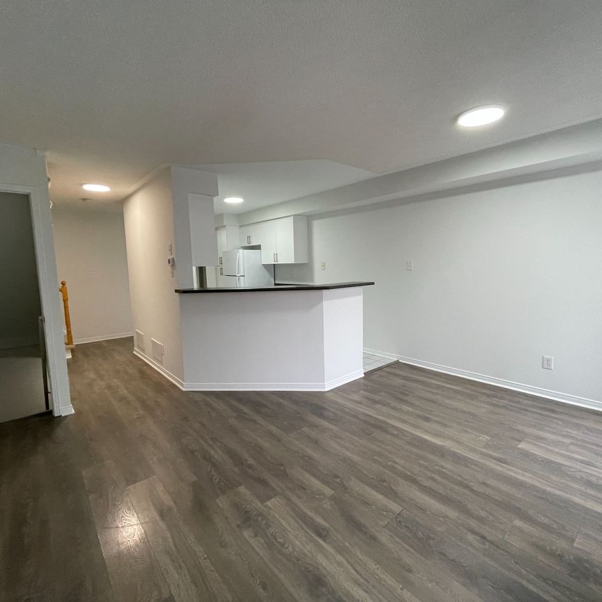 For Lease - 689 Four Winds Way Unit# 28, Mississauga, Ontario - Photo 1