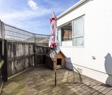 Lovely 3-Bedroom Home in Prime Location! - Photo 1