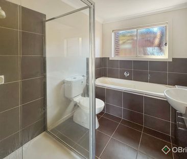 Heart of Cranbourne! - Photo 2