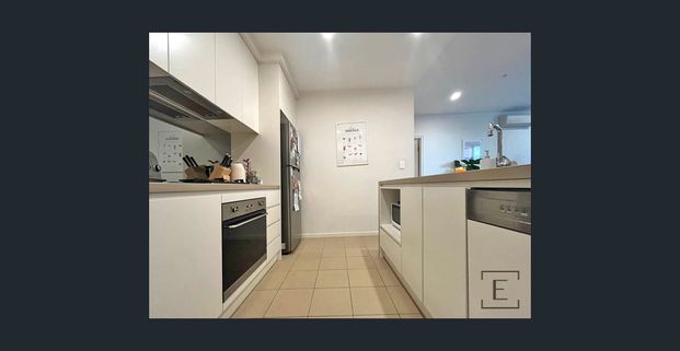 Modern Living Meets Lifestyle Convenience - Photo 1