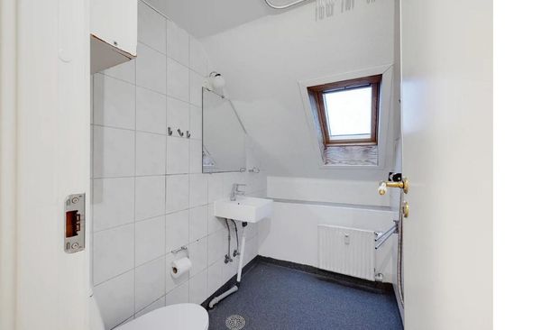 Rummelig 3-værelses lejlighed beliggende i Aalborg centrum - Photo 1