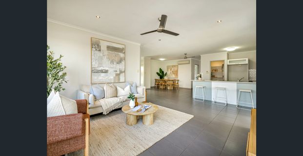 FAMILY HOME ON THE SOUTH SIDE!!! - Photo 1