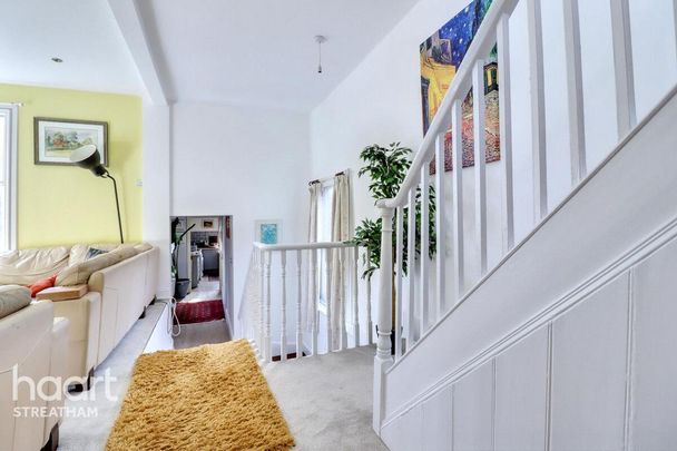 4 bedroom flat to rent - Photo 1