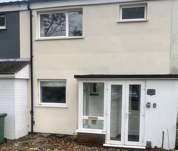 Ombersley Close Room 4 - Large Double room - Photo 1