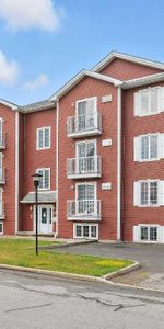 TRÈS GRAND APPARTEMENT 5 1/2 DE +- 1365 PI.CA AVEC THERMOPOMPE À LOUER À SAINT-RÉMI DÈS NOVEMBRE! - Photo 3