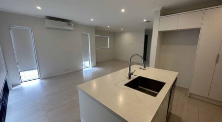 Lovely modern family home - healthy home compliant - Photo 3