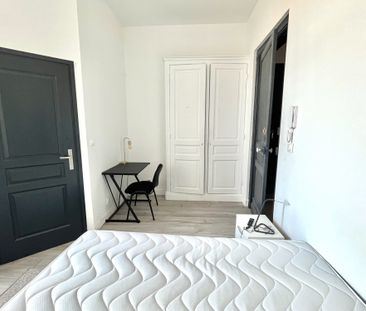 Location Appartement 11 pièces 253m² ROUBAIX 59100 - Photo 4