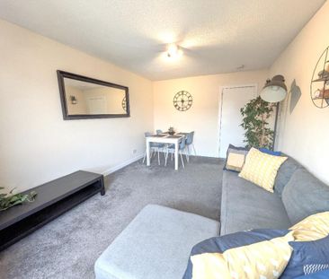 2 bedroom flat to rent - Photo 3
