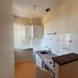 Location Appartement 2 pièces 38m² CHATEAUBRIANT 44110 - Photo 2