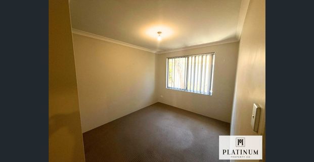 Fresh, Bright & Centrally Located - Photo 1