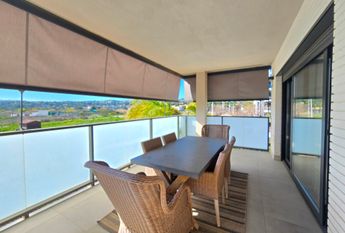 FOR RENT NEW MODERN 3-BEDROOM APARTMENT FOR THE SEASON