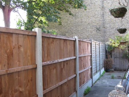 2 Bed Detached House, Salcombe Road, E17 - Photo 2