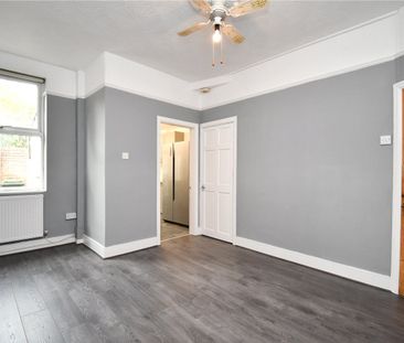 Lees Avenue, CH42 2BJ, Birkenhead - Photo 4